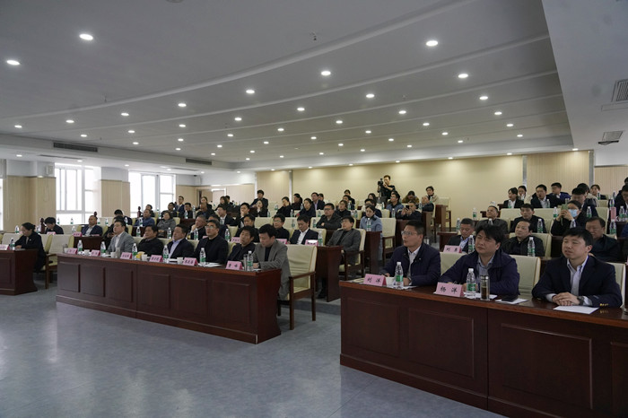 讲坛--2_副本.jpg 讲坛--2_副本.jpg